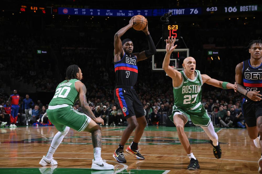 不仅关注球 不仅关注球