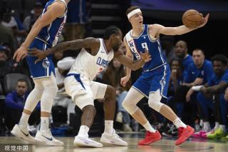 的后防在他 的后防在他