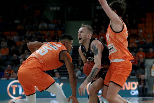 山西队和吉 山西队和吉