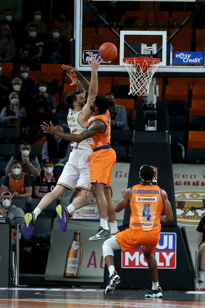 现同样不容 现同样不容